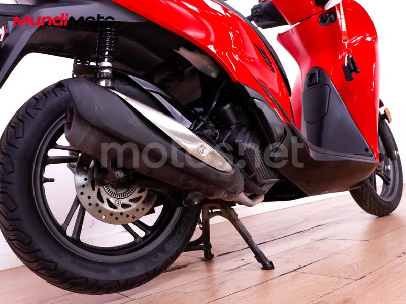 Honda SH125i - Vista 4