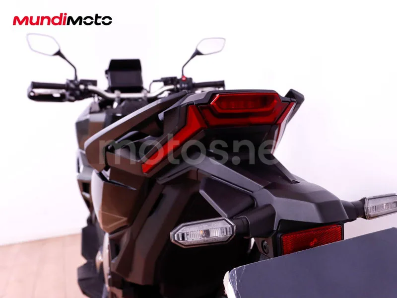 Honda X-ADV - Vista 9