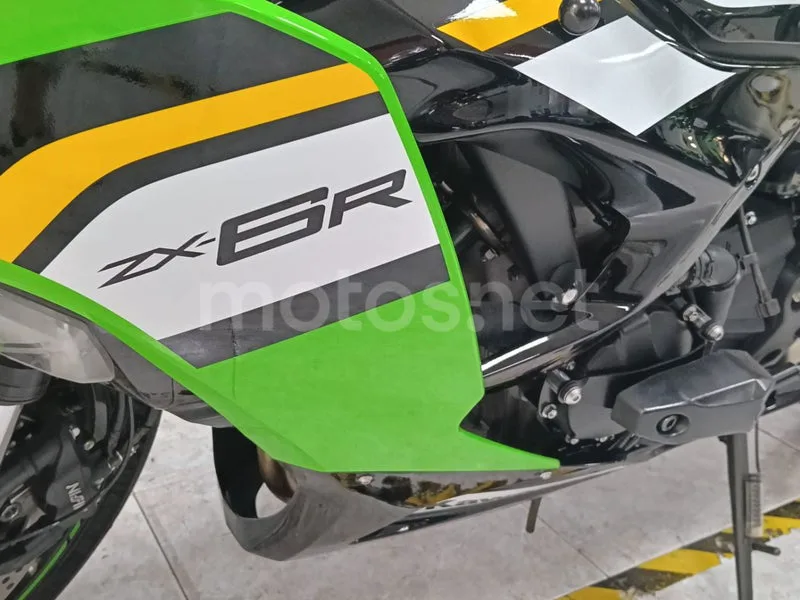 Kawasaki Ninja ZX-6R - Vista 3