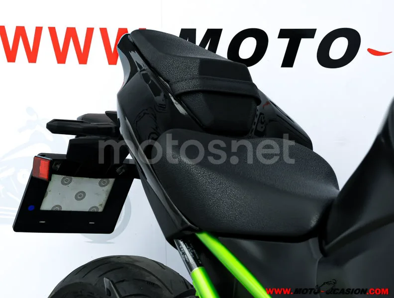 Kawasaki Z900 - Vista 11