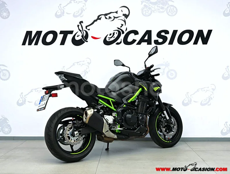 Kawasaki Z900 - Vista 3