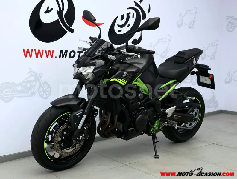 Kawasaki Z900 - Vista 8