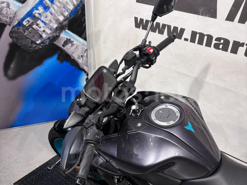 Yamaha MT-125 - Vista 8