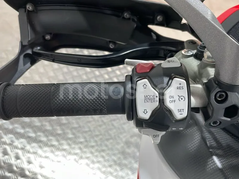 Ducati Multistrada - Vista 11