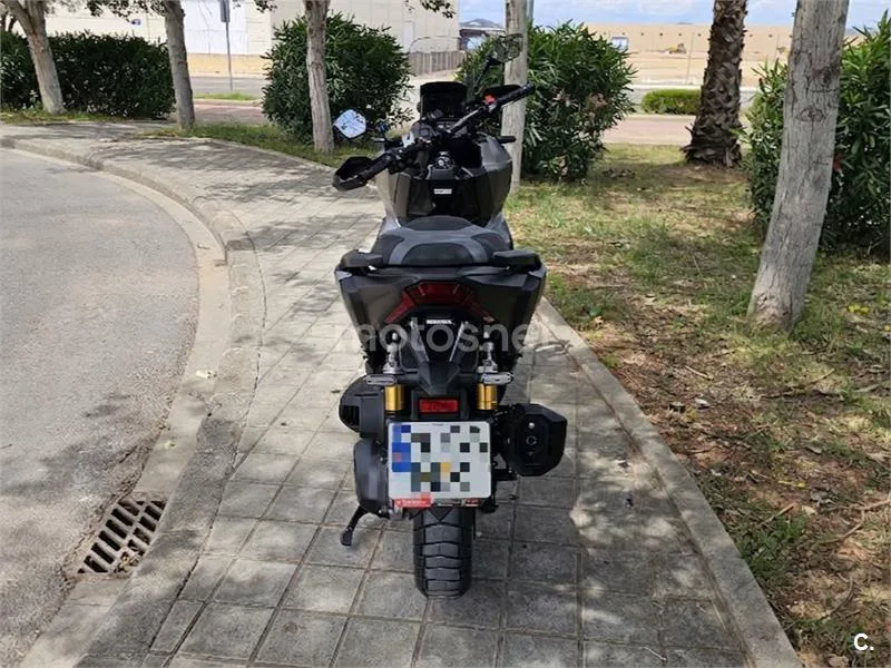 Honda ADV350 - Vista 9