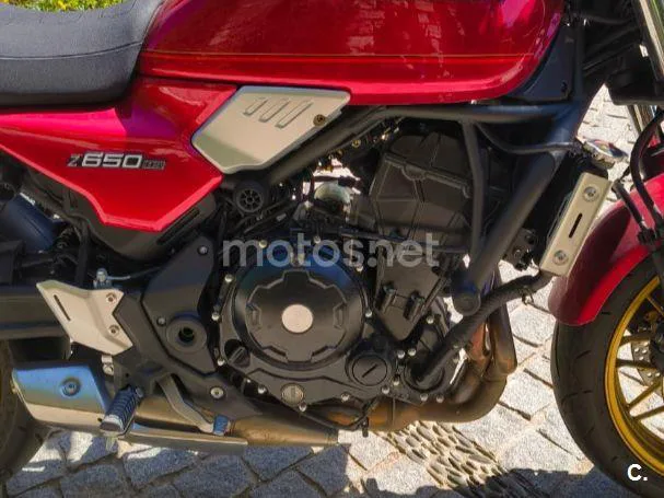 Kawasaki Z650 - Vista 4