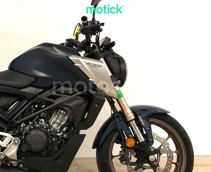 Honda CB125R - Vista 4