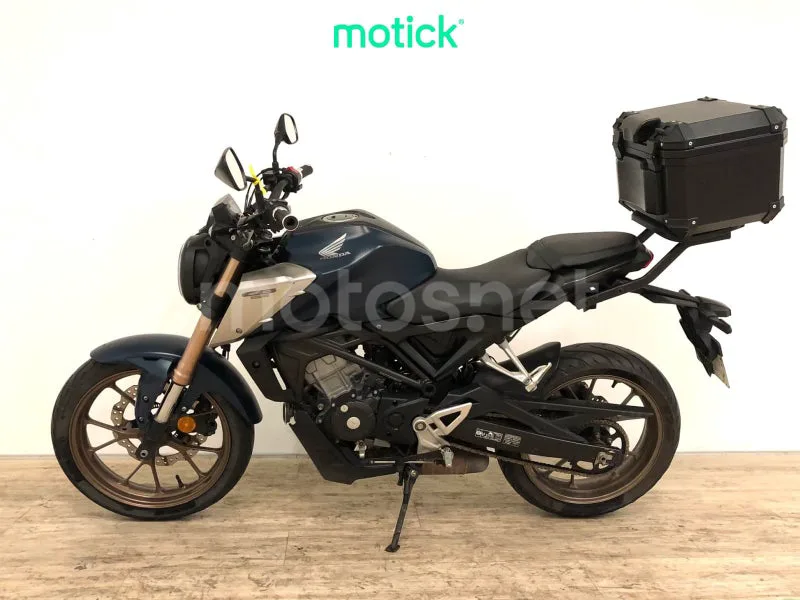 Honda CB125R - Vista 6