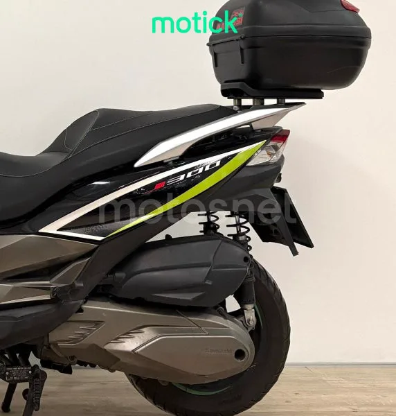 Kawasaki J300 - Vista 7