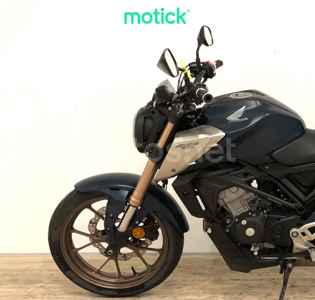 Honda CB125R - Vista 7