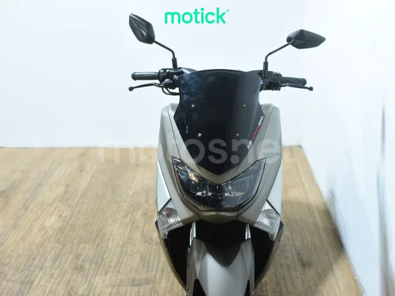 Yamaha NMAX - Vista 11