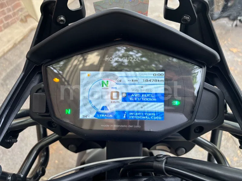 Moto Guzzi V85 TT - Vista 3