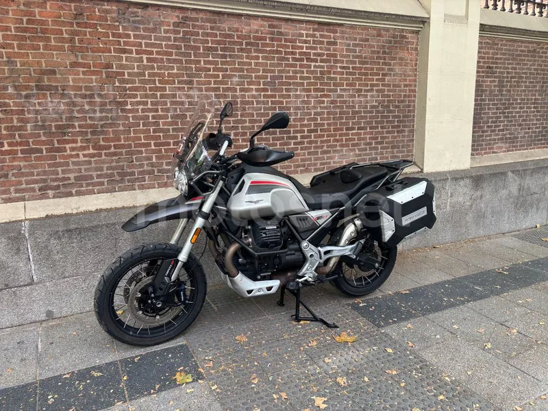 Moto Guzzi V85 TT - Vista 4