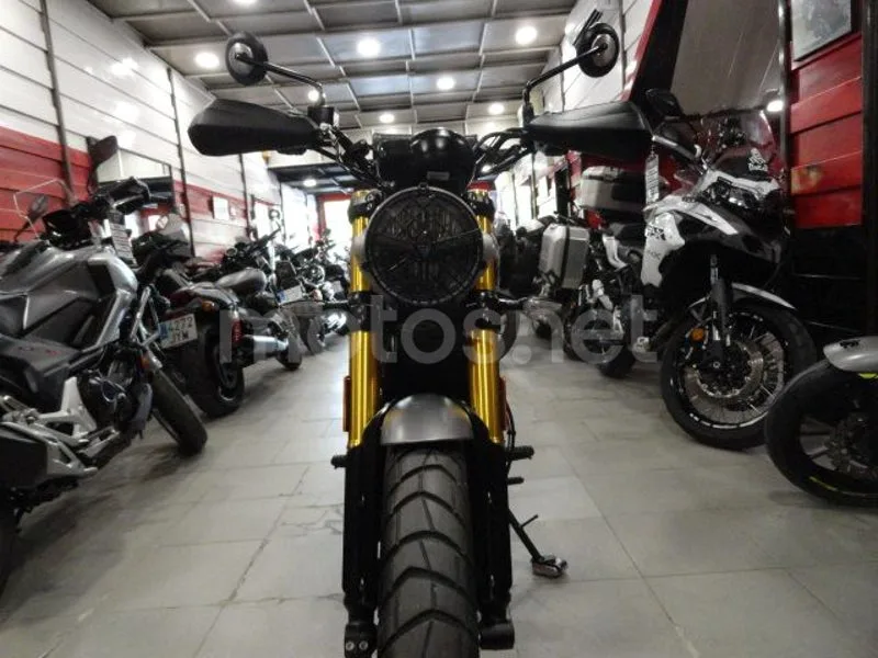 Triumph Scrambler 400 X - Vista 5