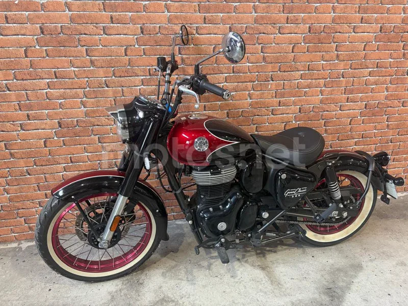 Royal Enfield Classic 350 - Vista 14