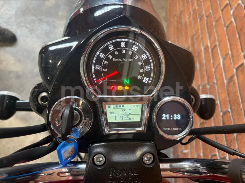 Royal Enfield Classic 350 - Vista 15