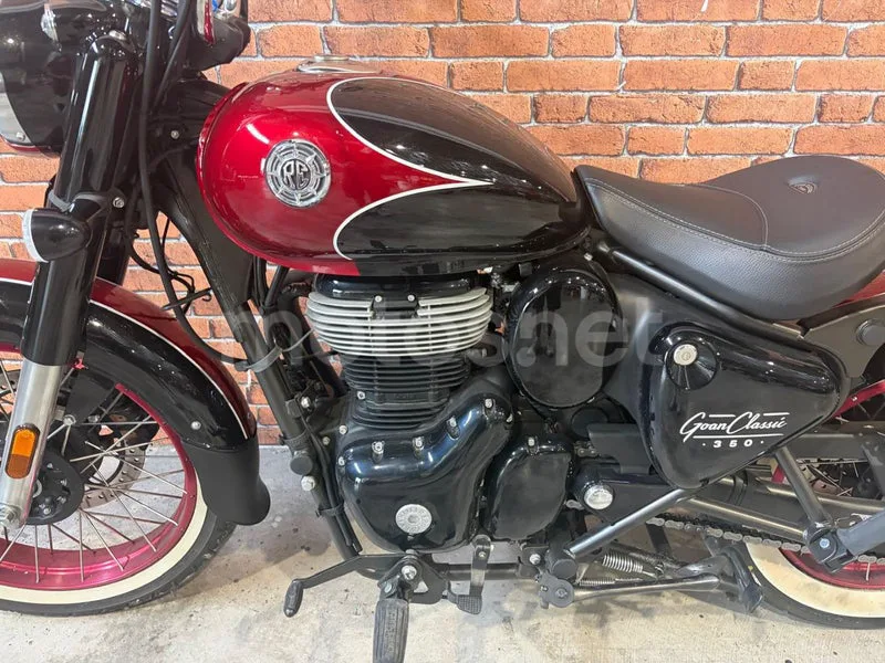Royal Enfield Classic 350 - Vista 8