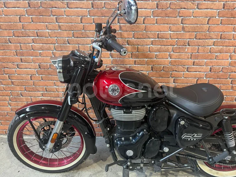 Royal Enfield Classic 350 - Vista 10