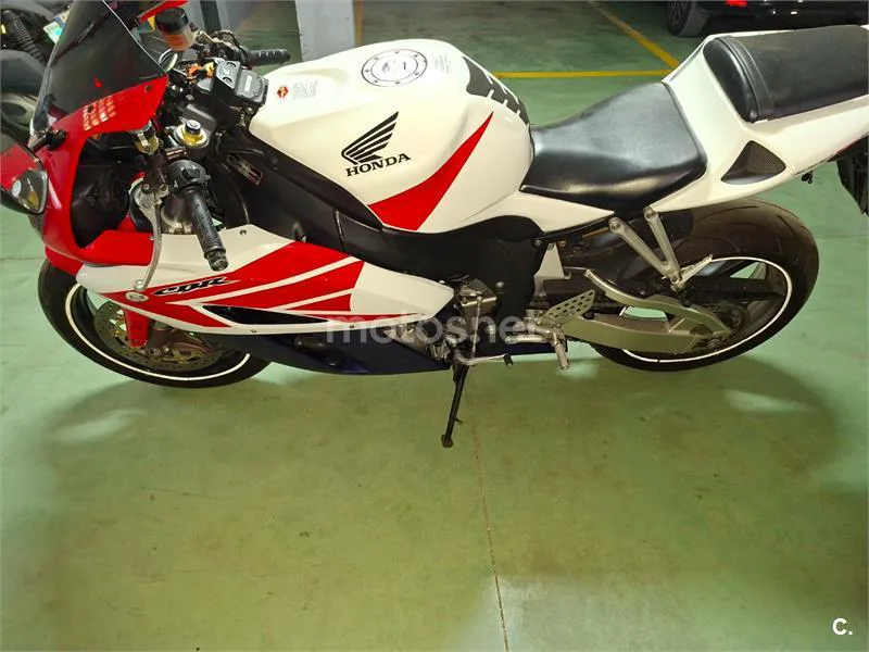 Honda CBR1000RR Fireblade - Vista 5