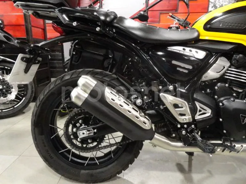 Triumph Scrambler 400 XC - Vista 3