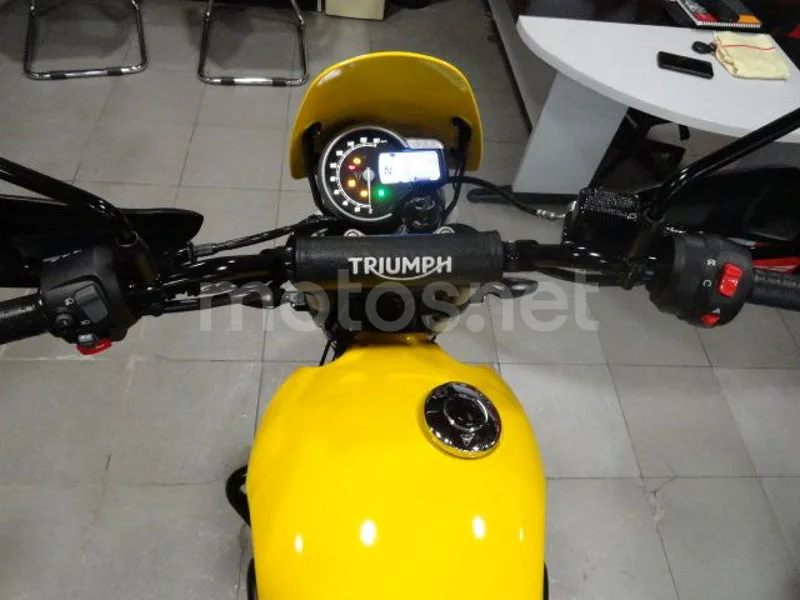 Triumph Scrambler 400 XC - Vista 10
