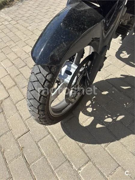 Suzuki V-Strom 650 - Vista 3