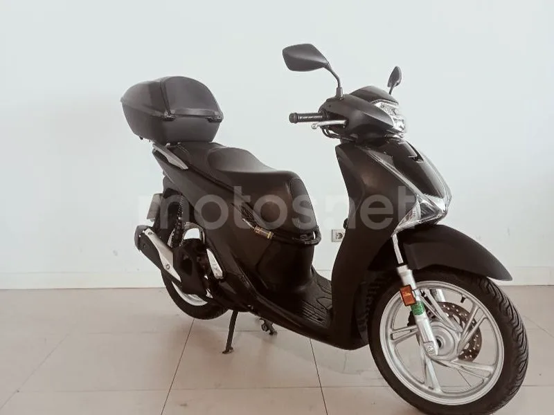 Honda SH125i - Vista 4