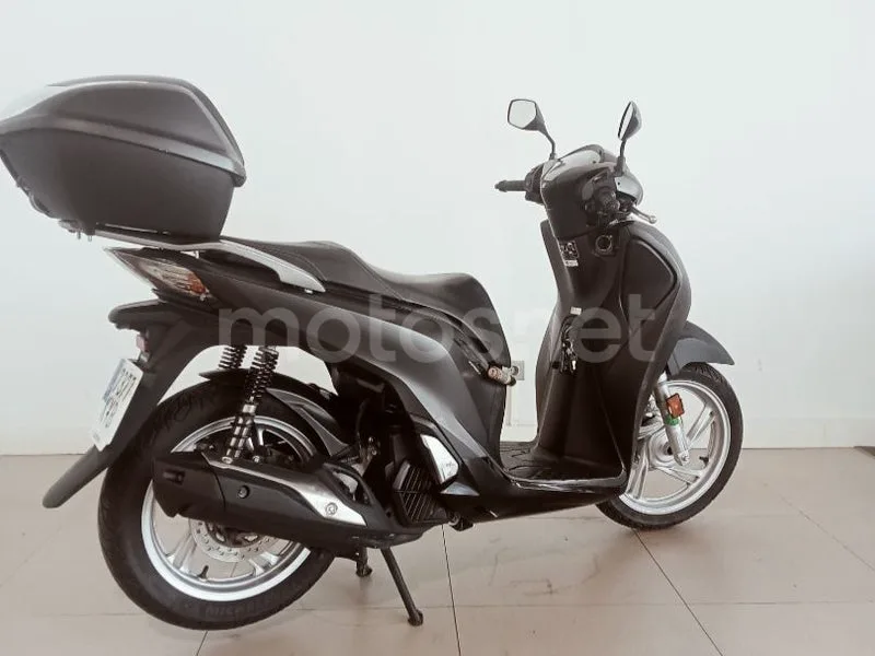 Honda SH125i - Vista 5