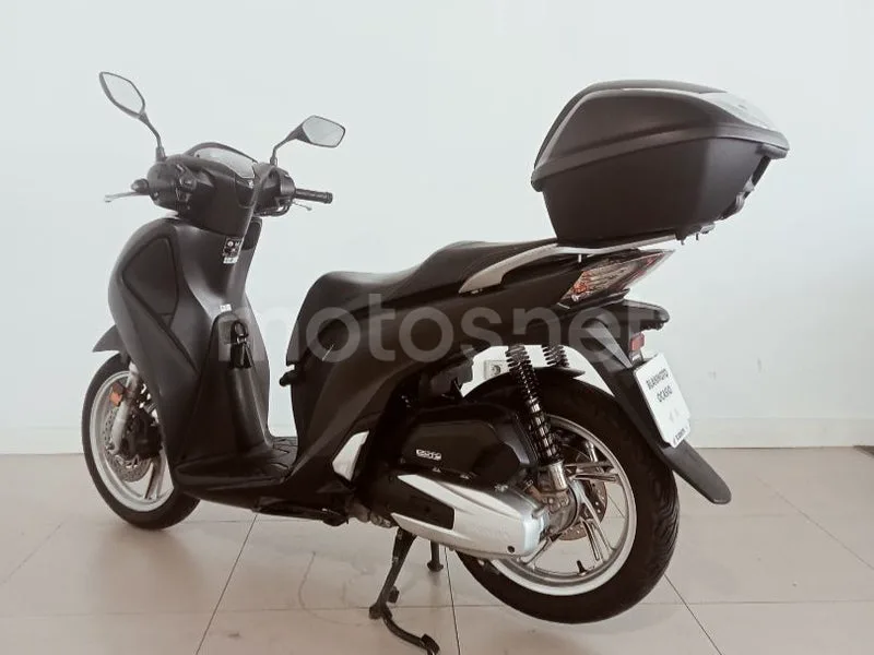 Honda SH125i - Vista 6