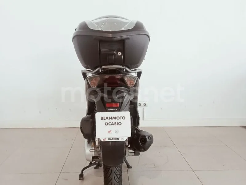 Honda SH125i - Vista 8
