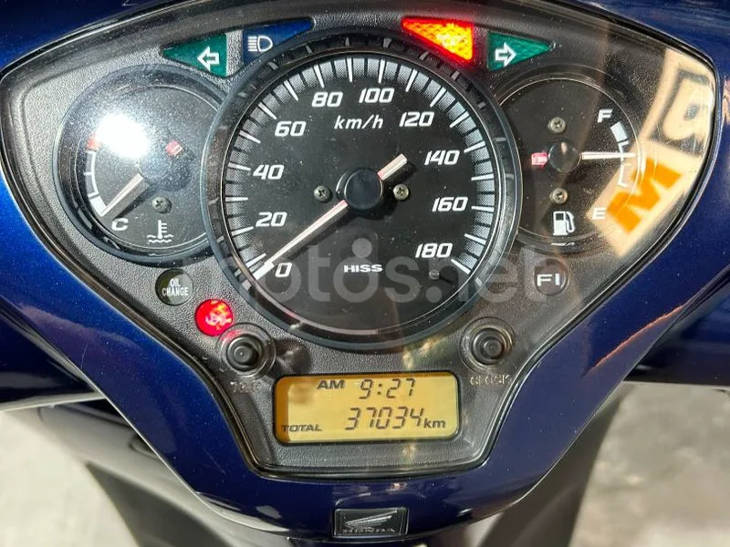 Honda SH300i - Vista 13