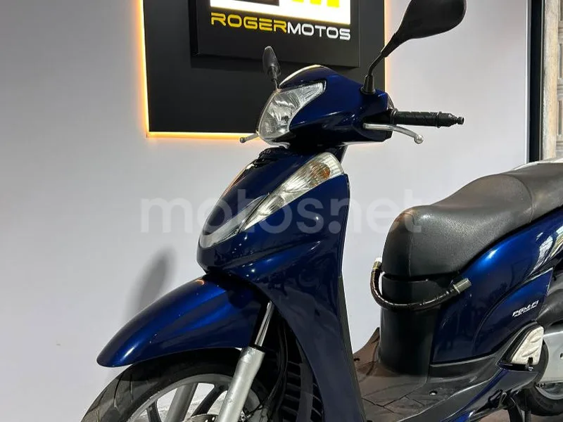 Honda SH300i - Vista 6