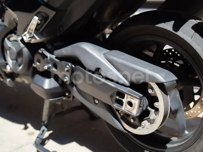 Yamaha TMAX - Vista 14