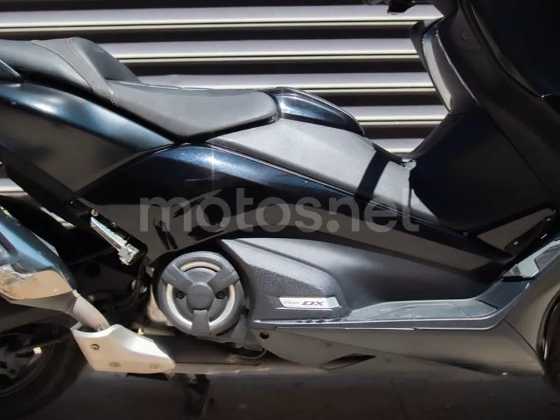 Yamaha TMAX - Vista 5