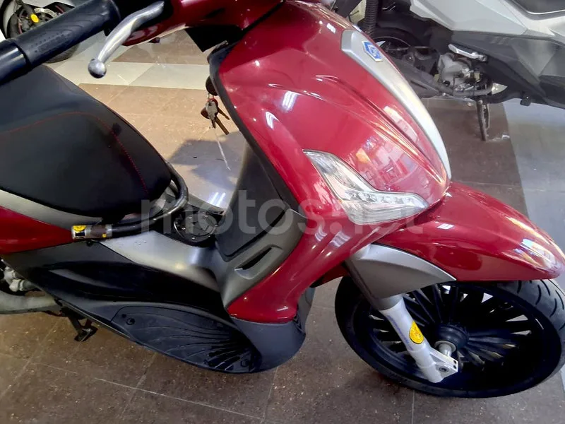 Piaggio Beverly 300 - Vista 13