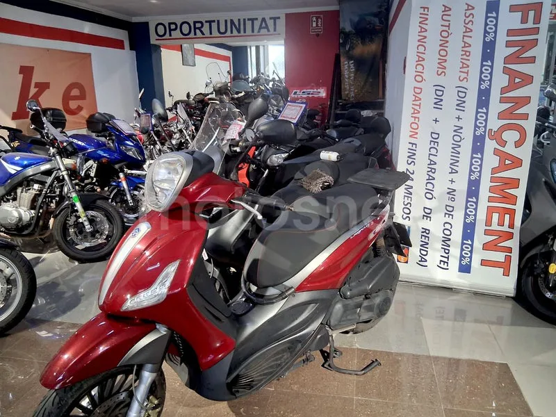 Piaggio Beverly 300 - Vista 21