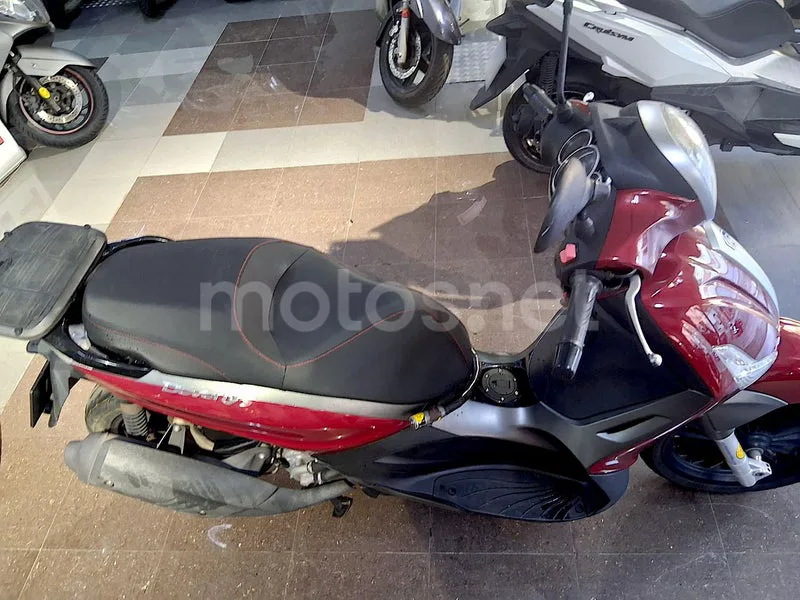 Piaggio Beverly 300 - Vista 6