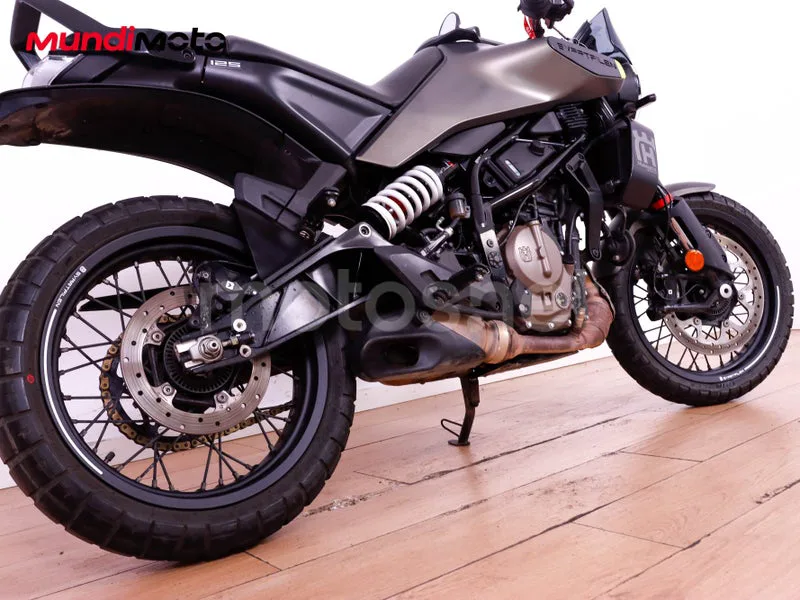 Husqvarna Svartpilen 401 - Vista 4
