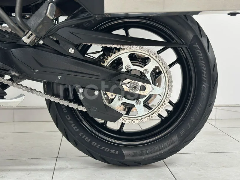 Triumph Tiger 800 XR - Vista 22