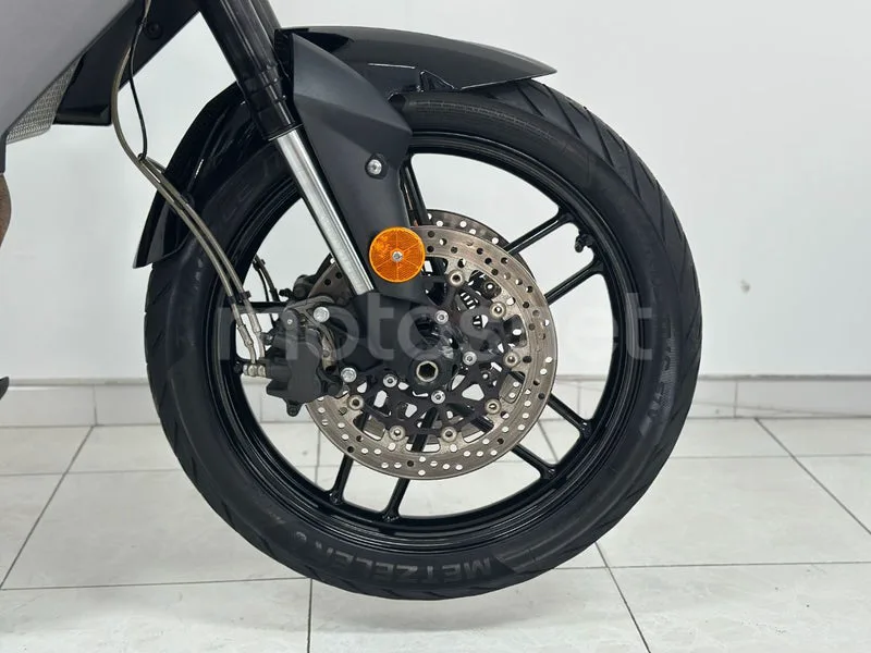 Triumph Tiger 800 XR - Vista 36