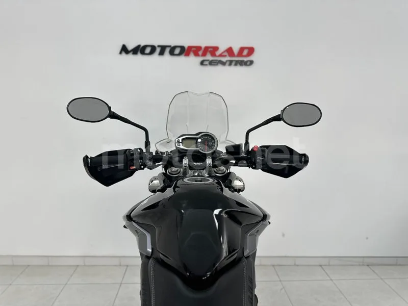Triumph Tiger 800 XR - Vista 7