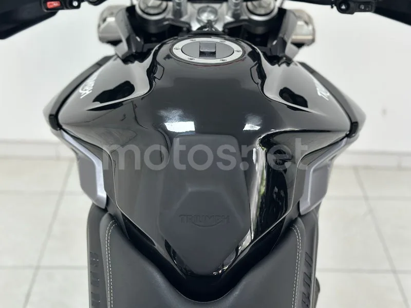 Triumph Tiger 800 XR - Vista 8