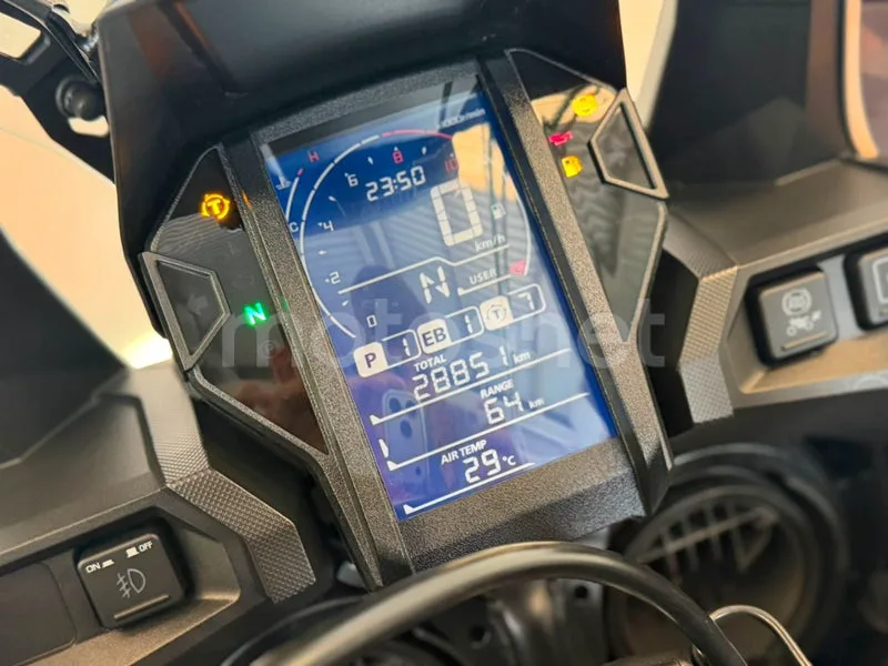 Honda CRF1000L Africa Twin - Vista 5