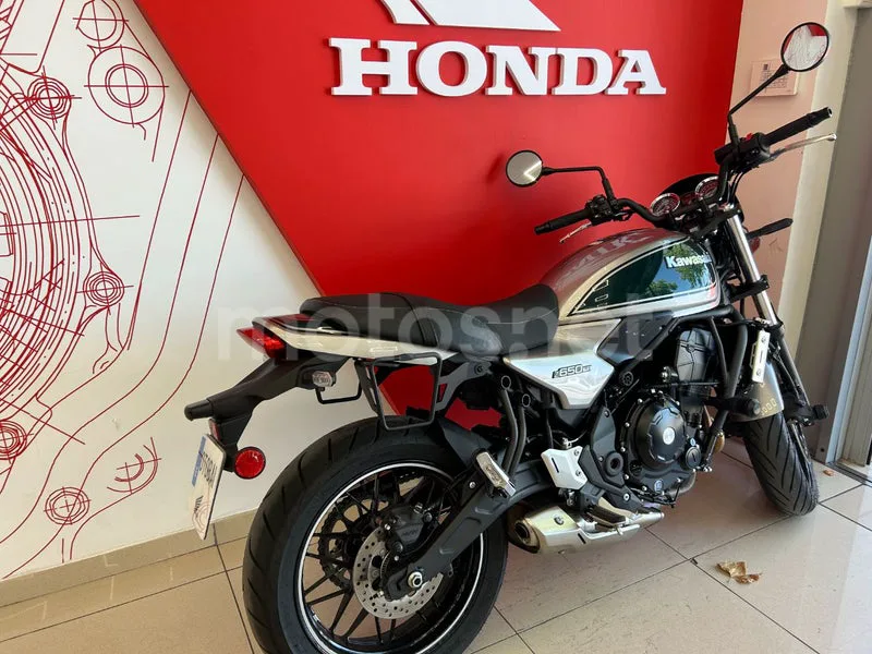 Kawasaki Z650 - Vista 5
