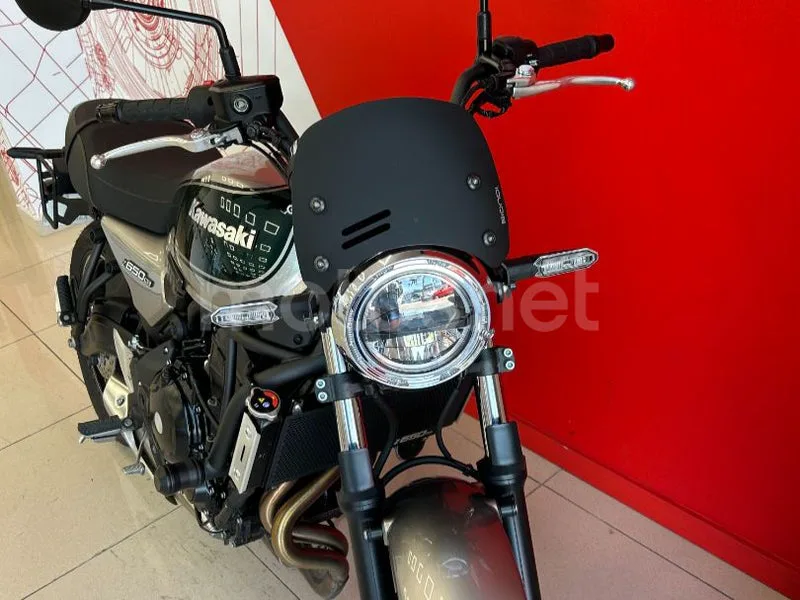 Kawasaki Z650 - Vista 6