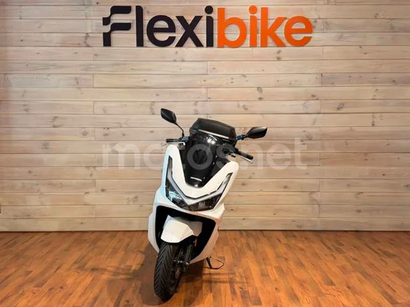 Honda PCX125 2790 € 2025 Madrid - 2