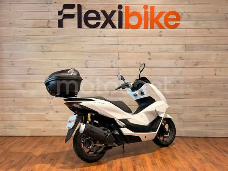 Honda PCX125 - Vista 4