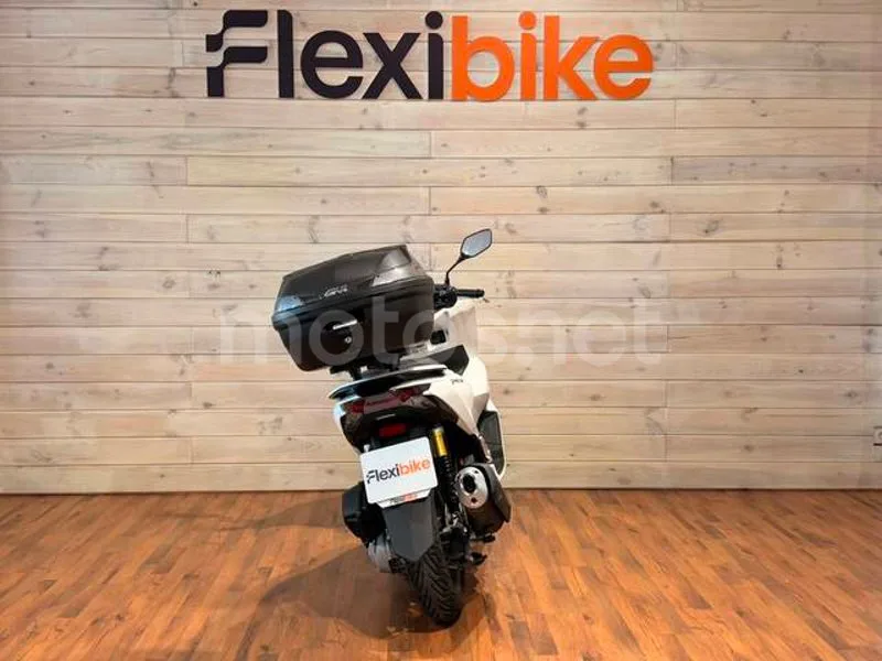 Honda PCX125 - Vista 5