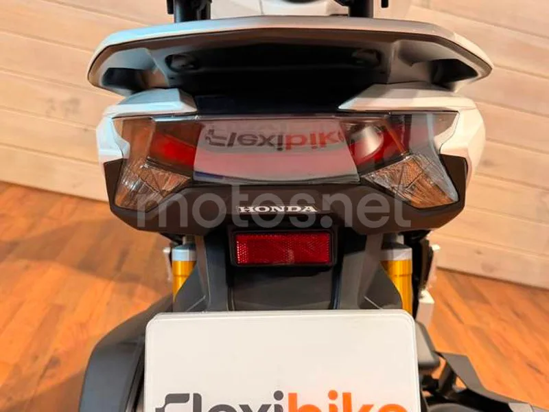 Honda PCX125 - Vista 6