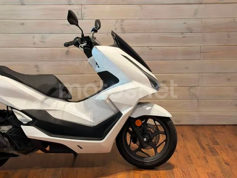 Honda PCX125 - Vista 8